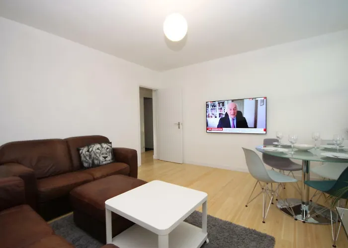 Camden Town Spacious 2 Bedroom Apartment - Sleeps 5 Guests!